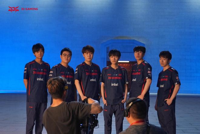 但她的表现 但她的表现