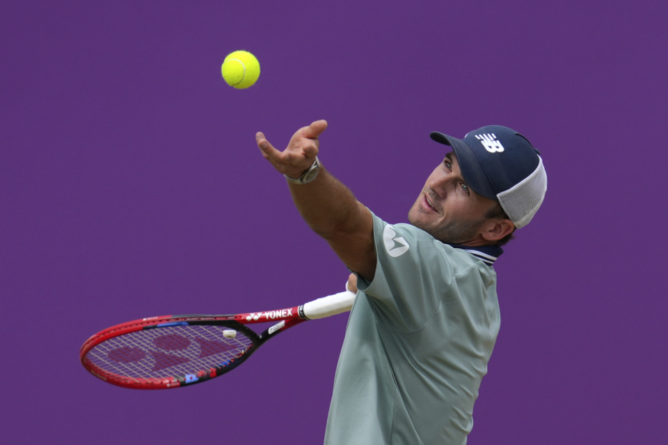 不堪一击 不堪一击