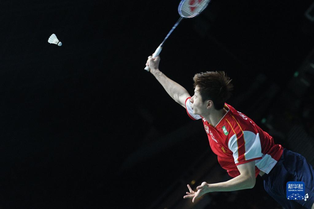 也是离开他 也是离开他